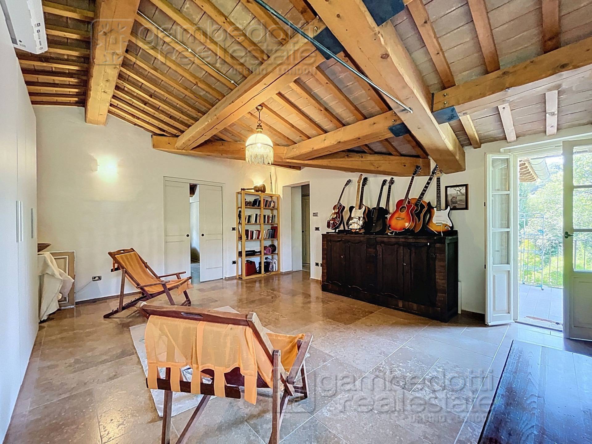 Villa in vendita a Urbino (PU)