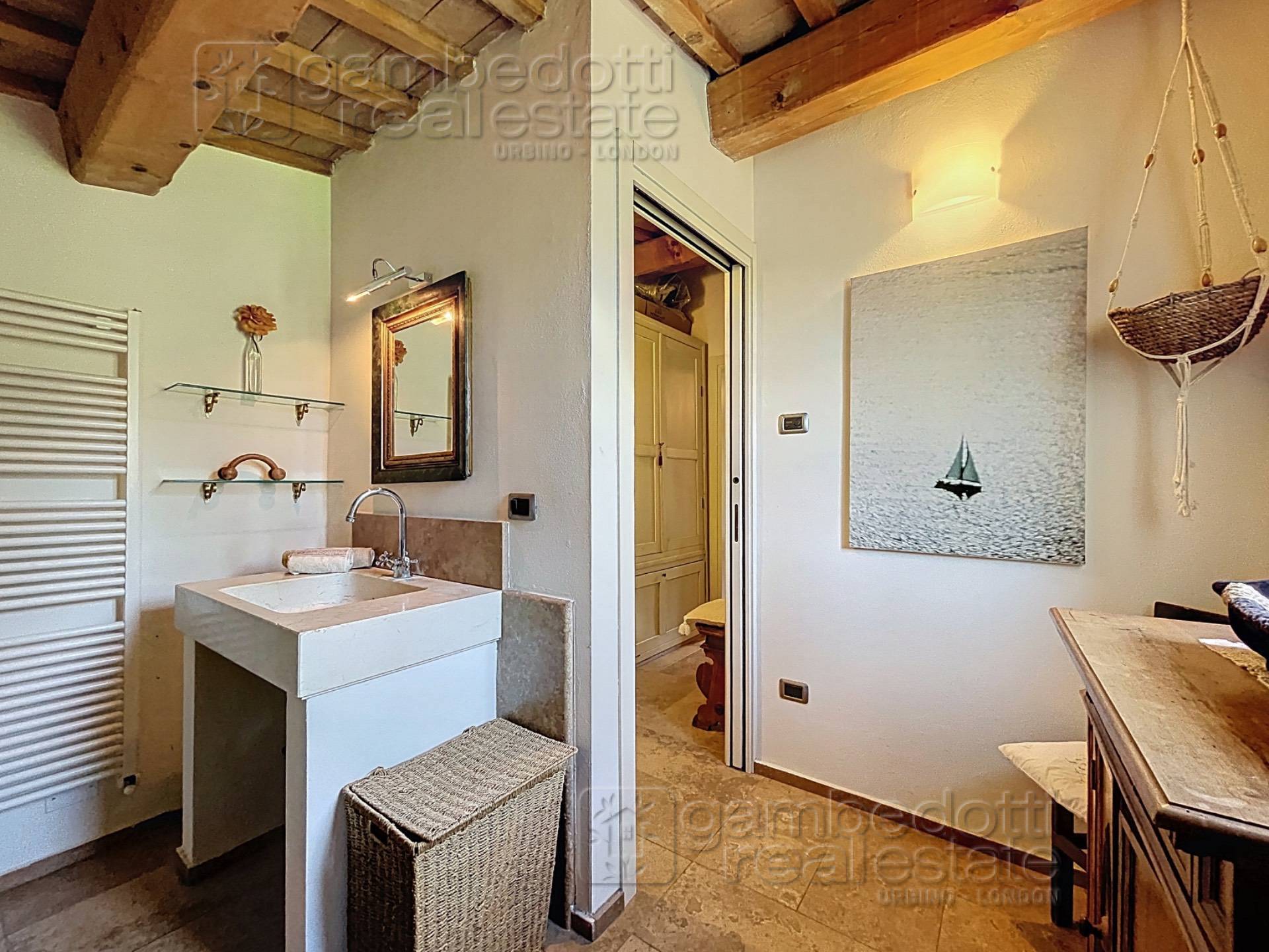 Villa in vendita a Urbino (PU)