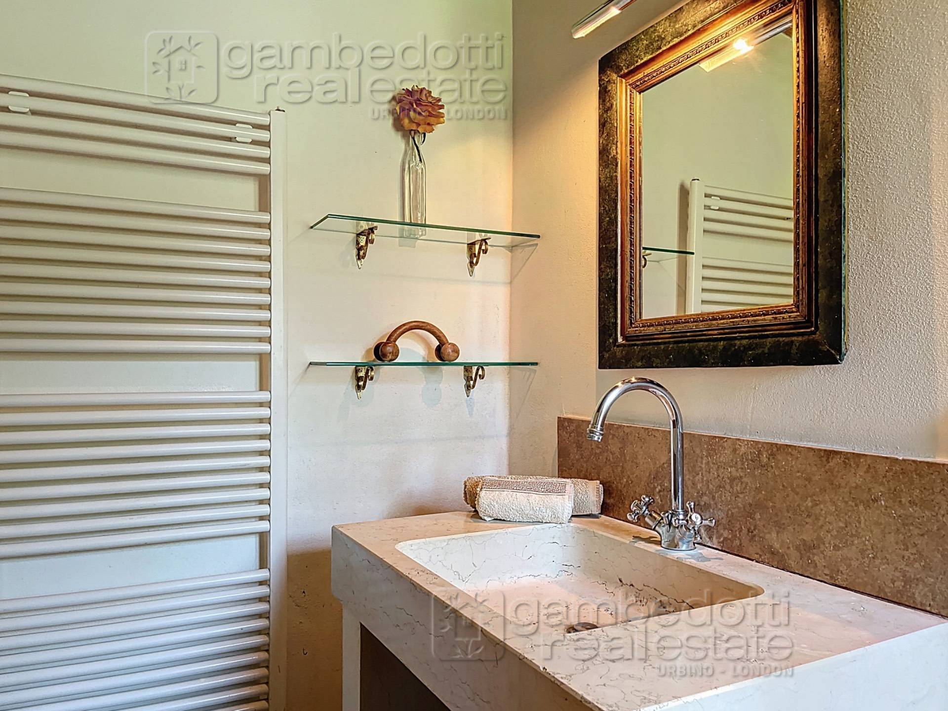 Villa in vendita a Urbino (PU)