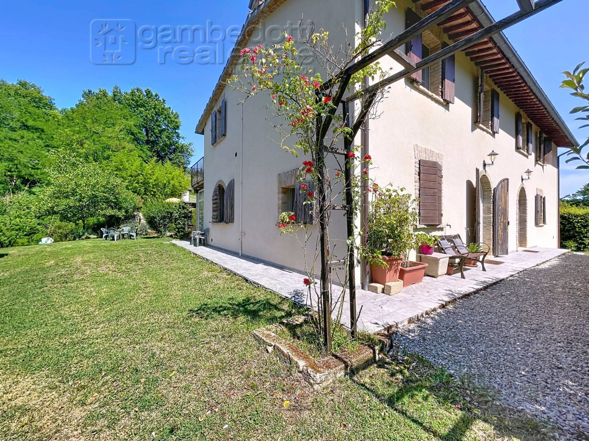 Villa in vendita a Urbino (PU)