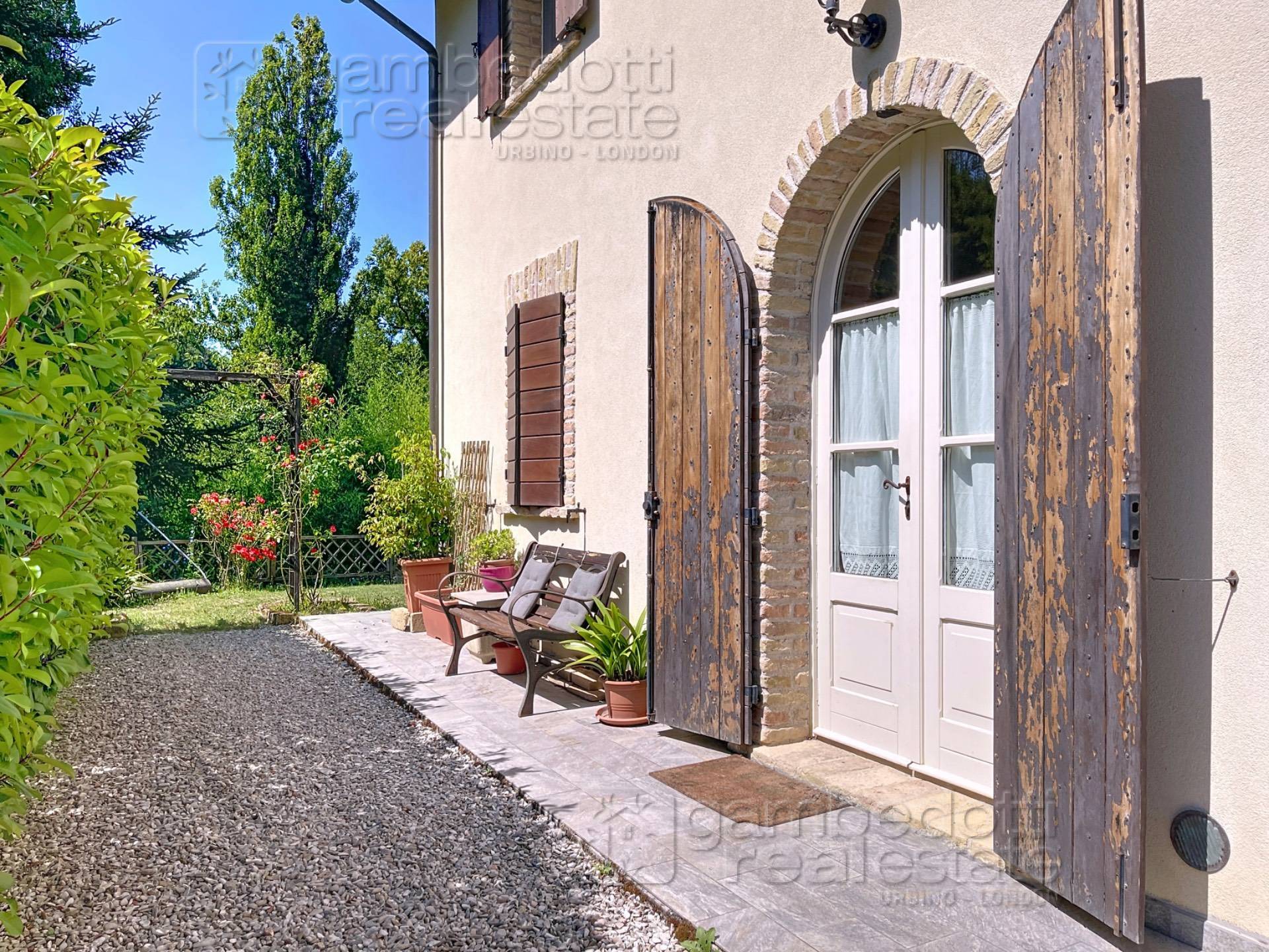 Villa in vendita a Urbino (PU)