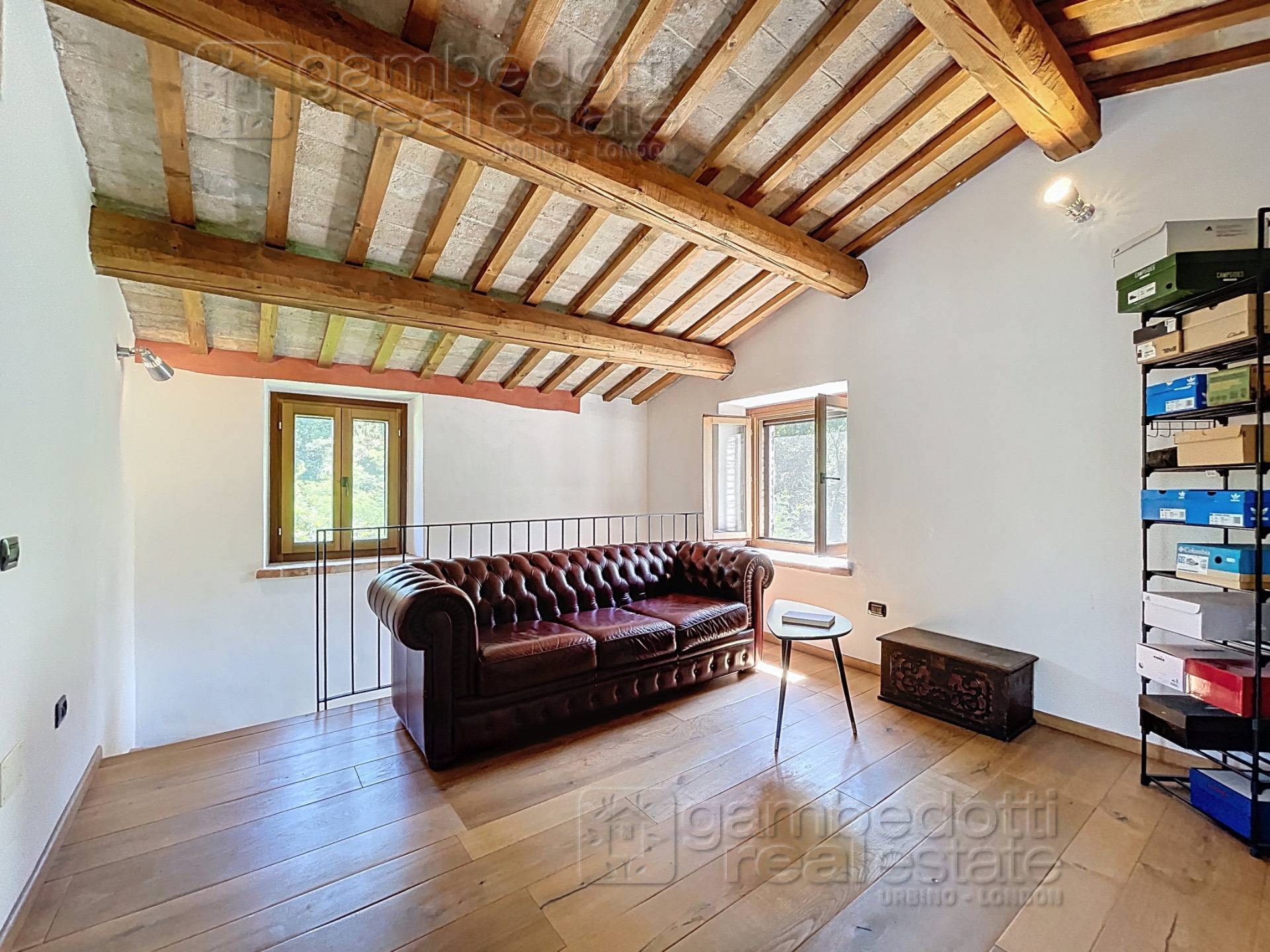 Villa in vendita a Urbino (PU)