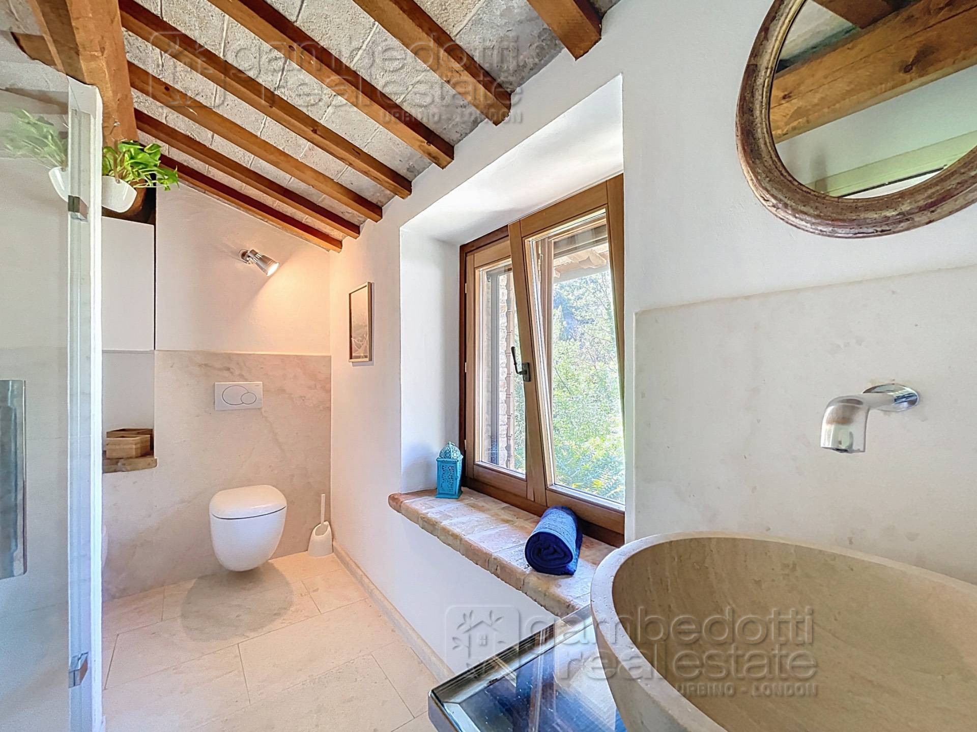 Villa in vendita a Urbino (PU)