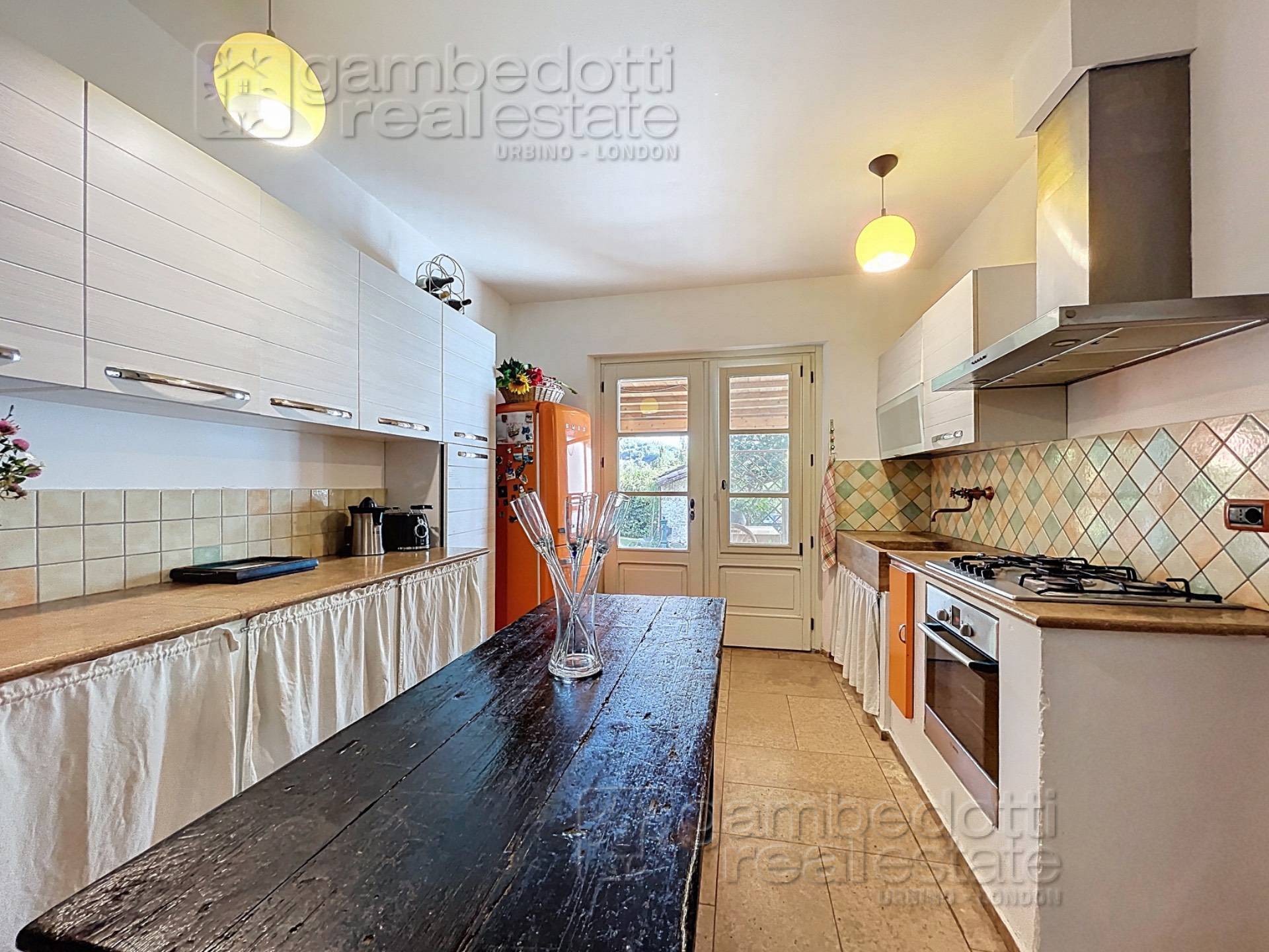 Villa in vendita a Urbino (PU)