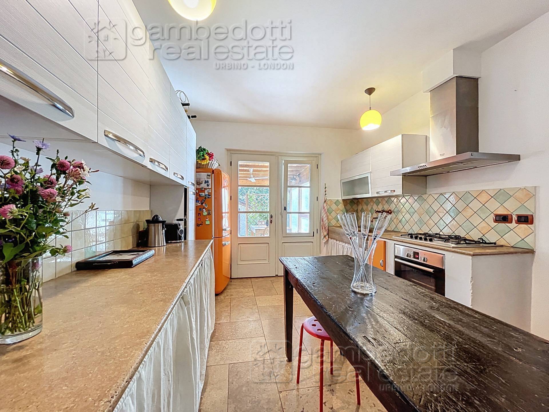 Villa in vendita a Urbino (PU)