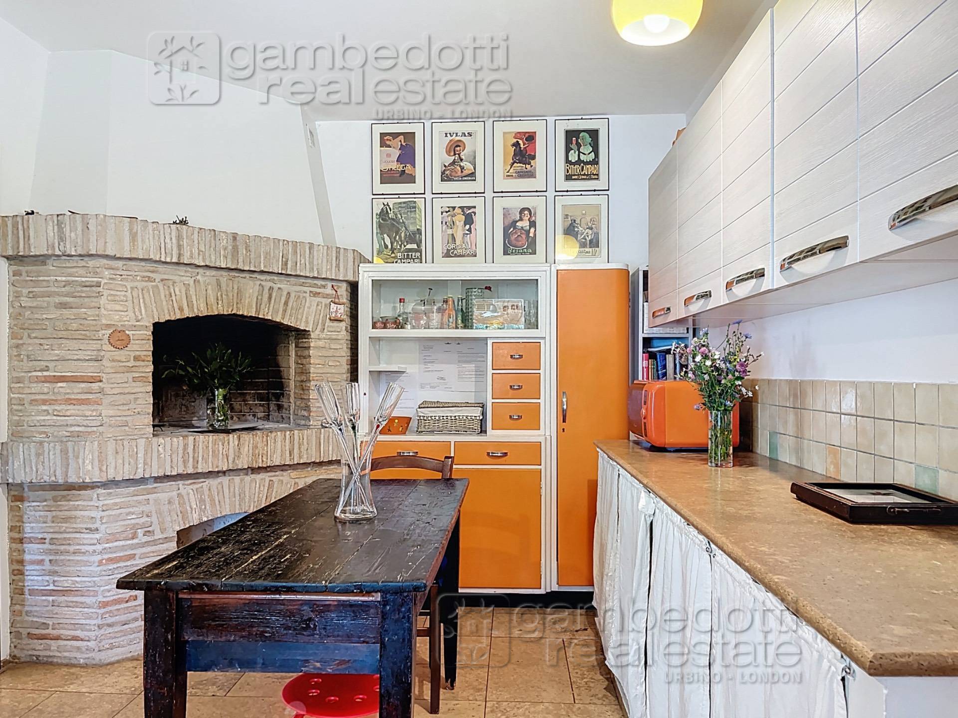 Villa in vendita a Urbino (PU)