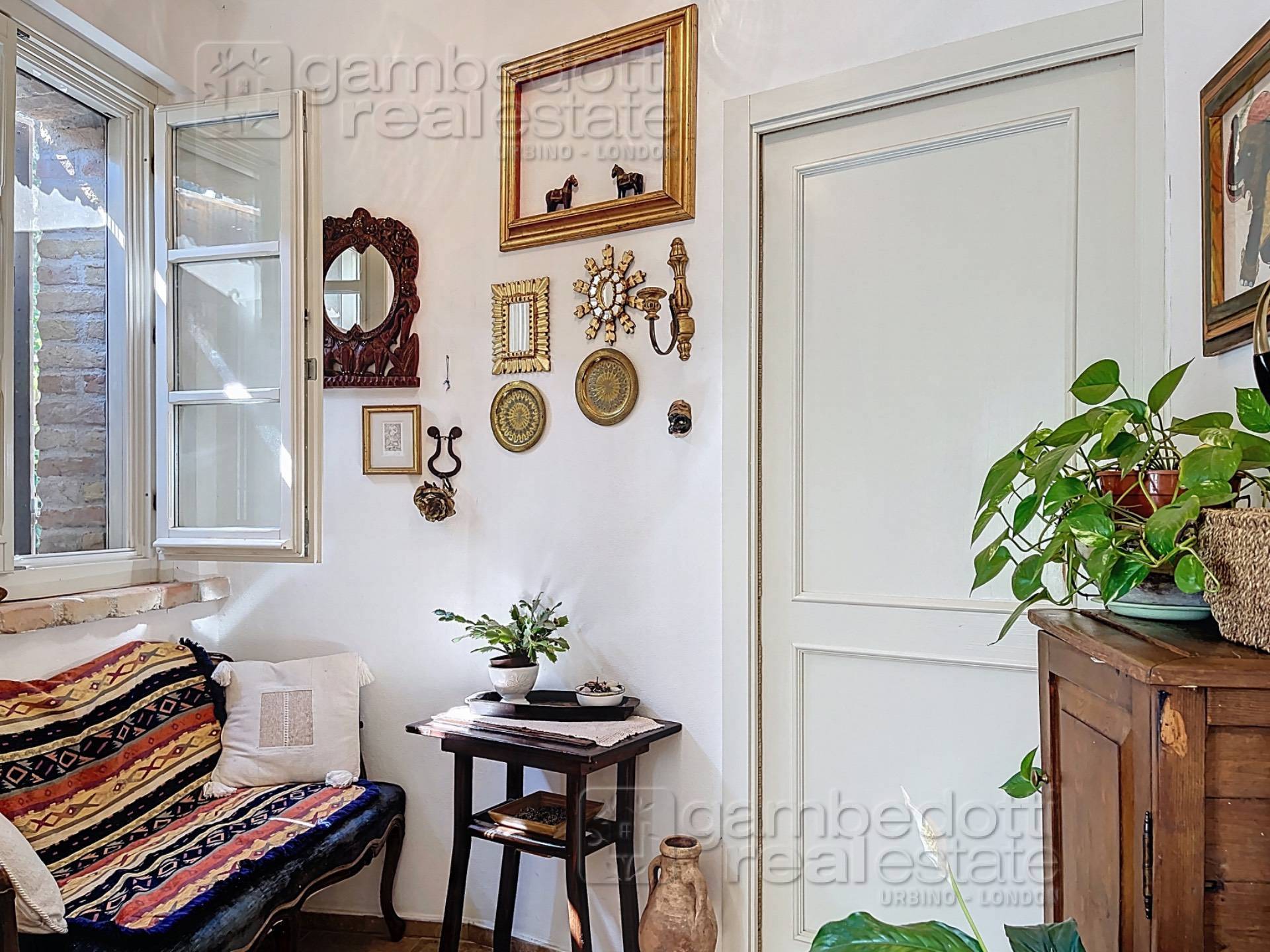 Villa in vendita a Urbino (PU)