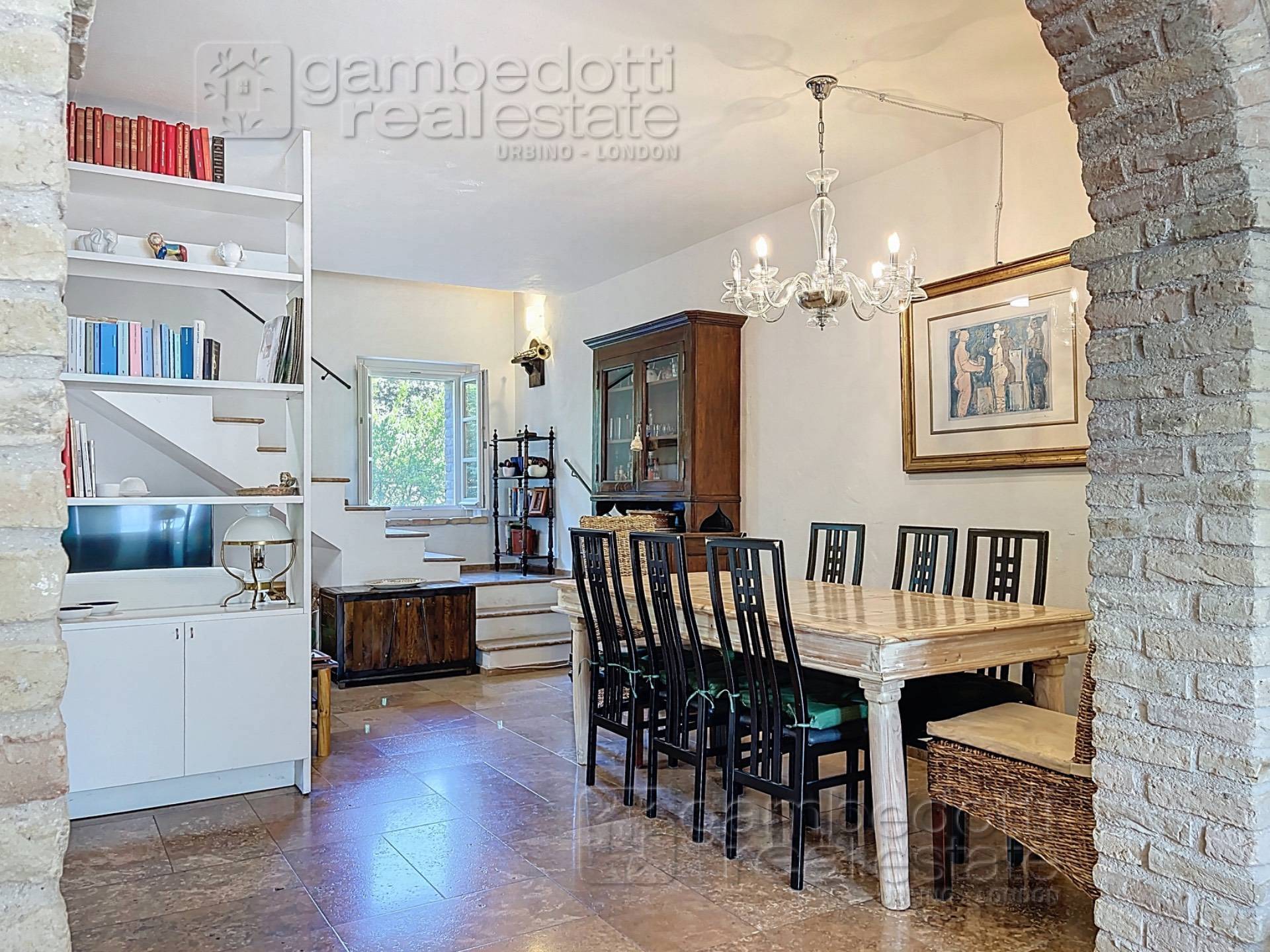 Villa in vendita a Urbino (PU)