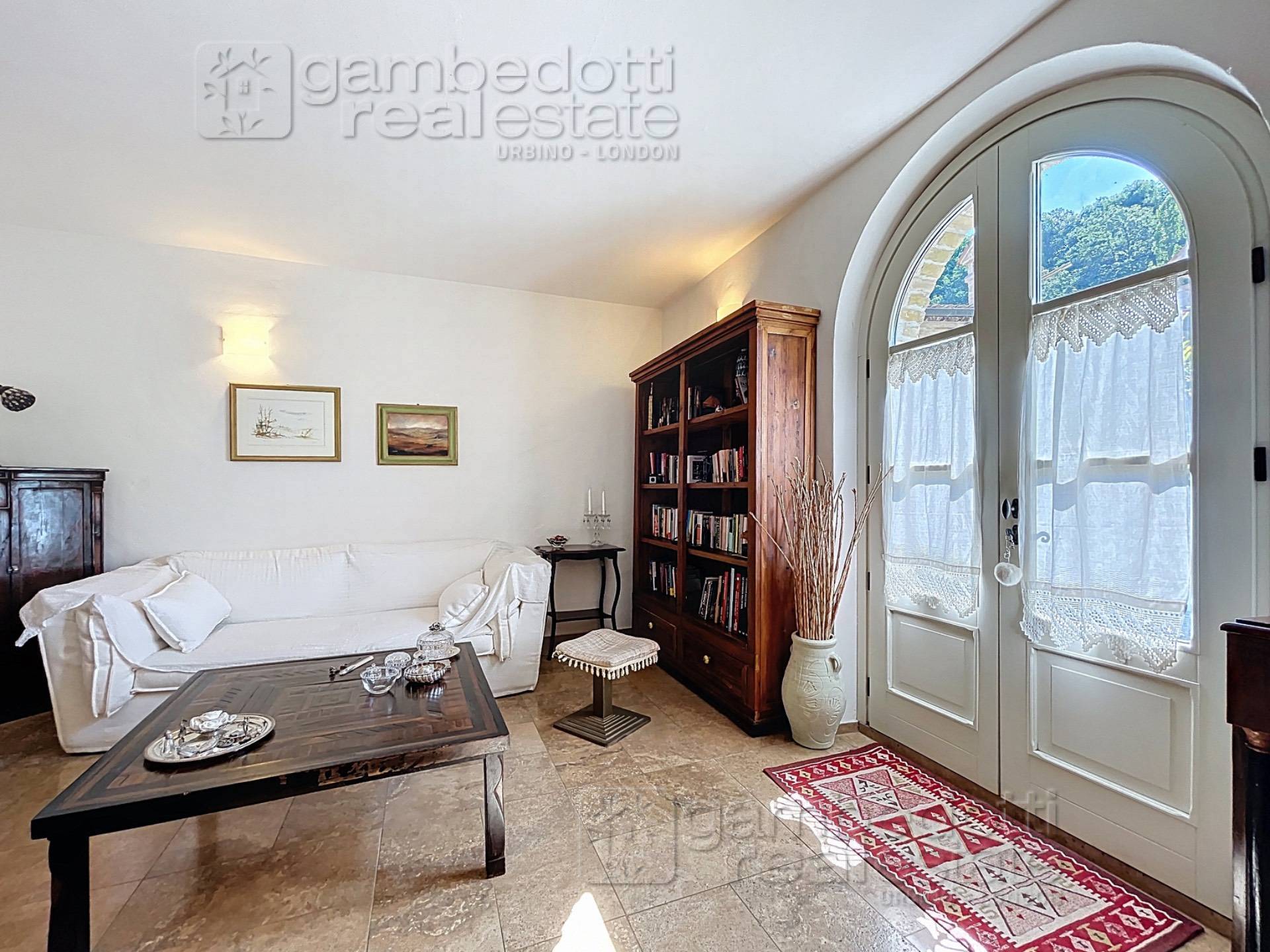 Villa in vendita a Urbino (PU)