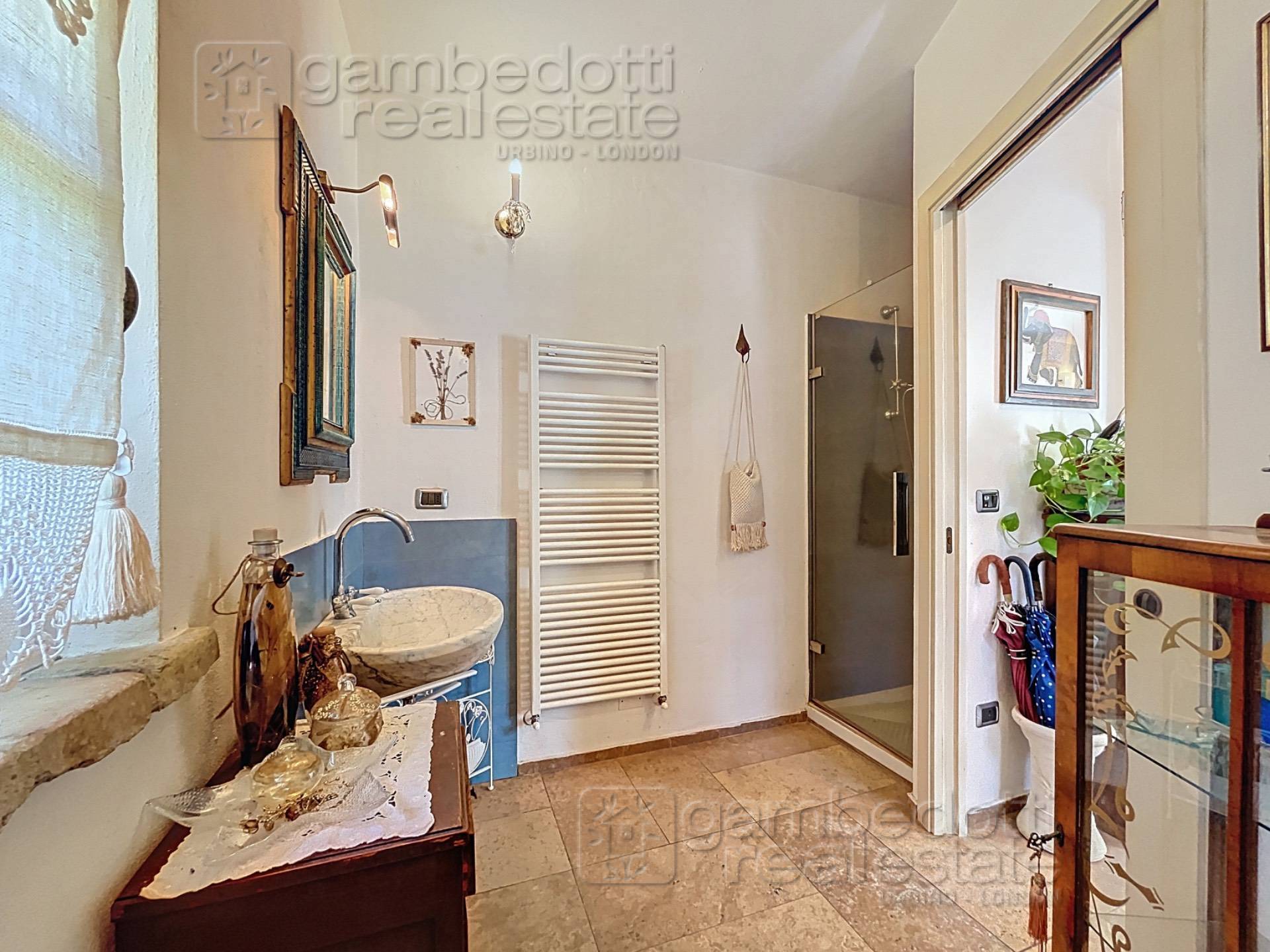 Villa in vendita a Urbino (PU)