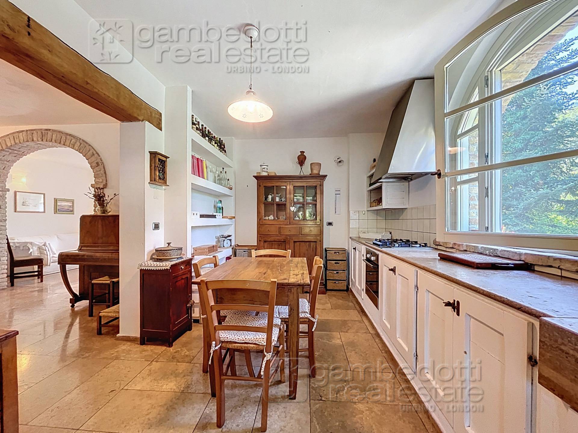 Villa in vendita a Urbino (PU)