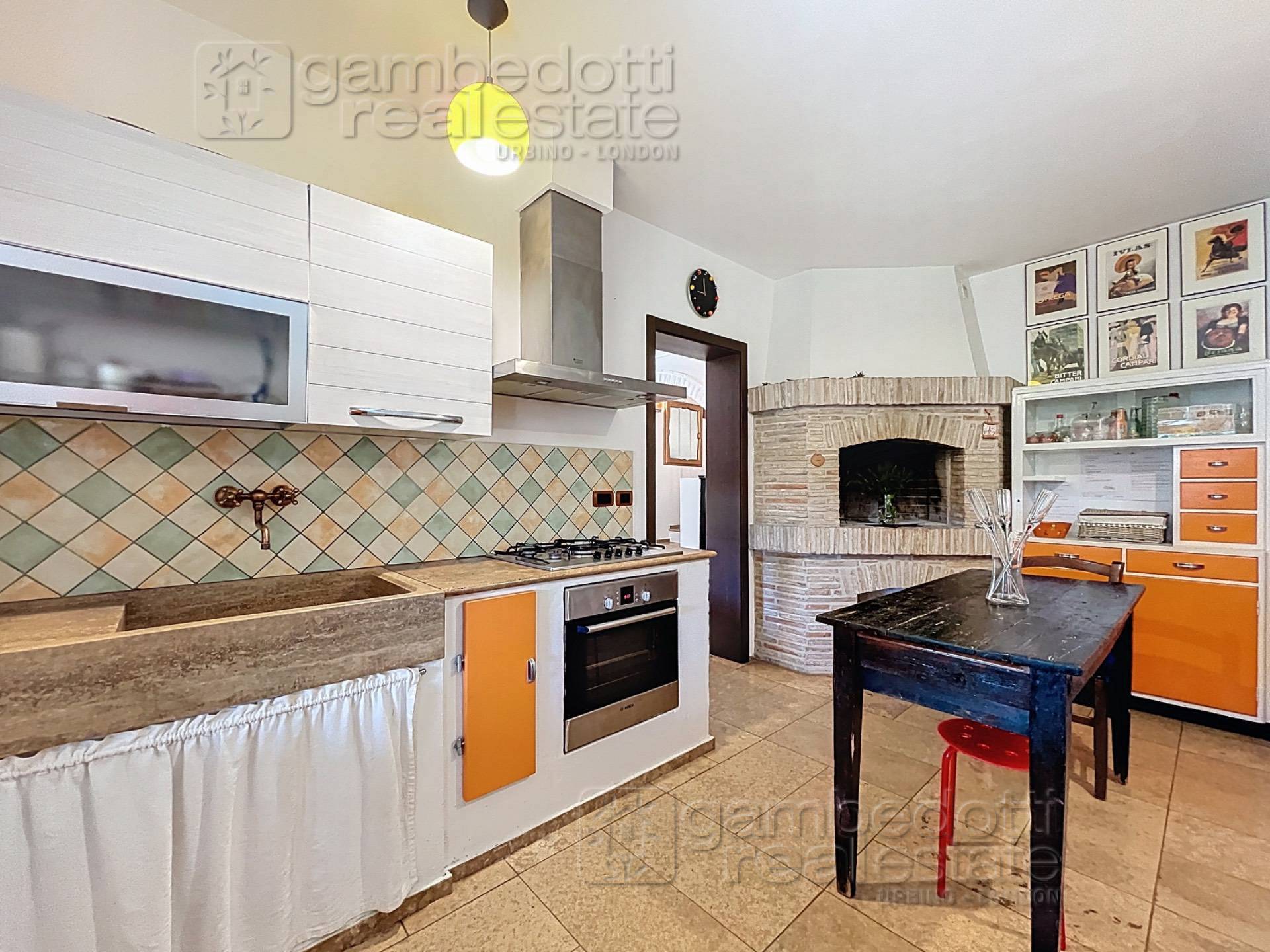 Villa in vendita a Urbino (PU)