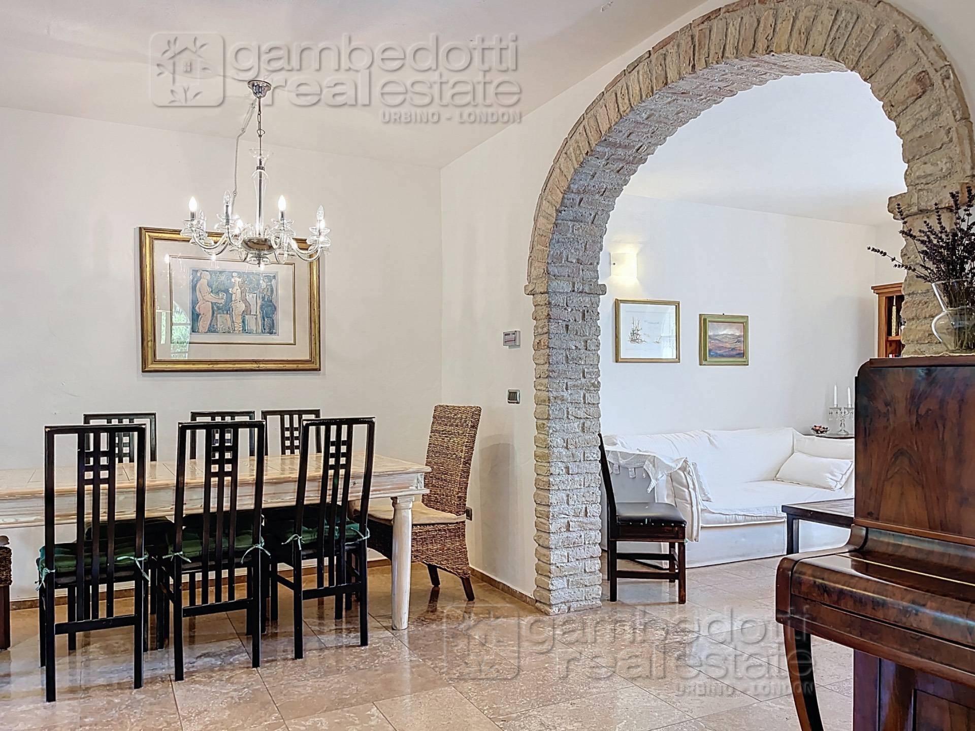 Villa in vendita a Urbino (PU)