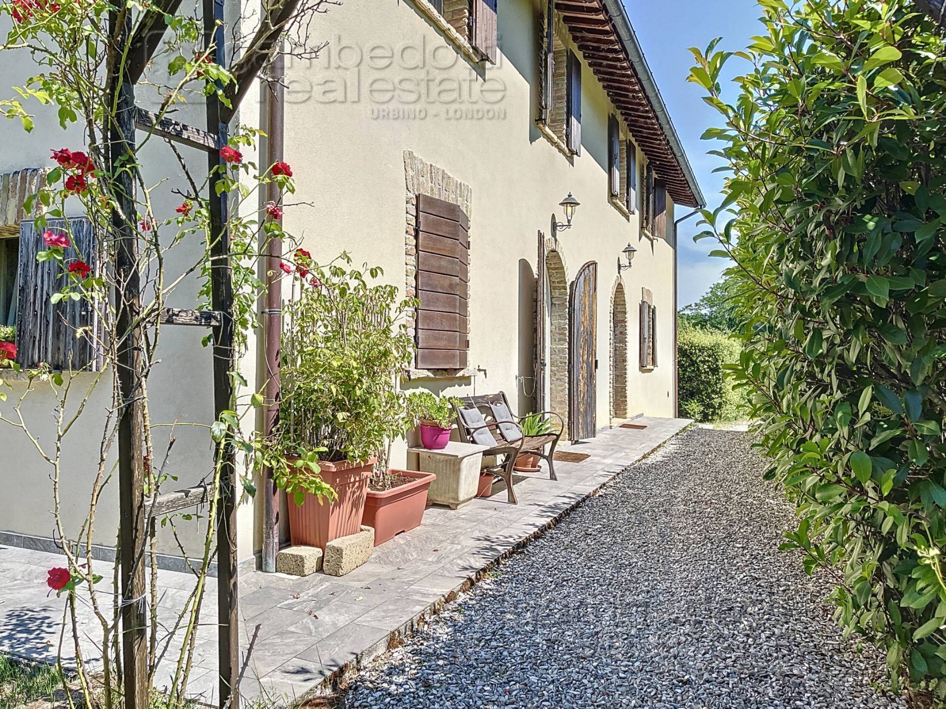 Villa in vendita a Urbino (PU)
