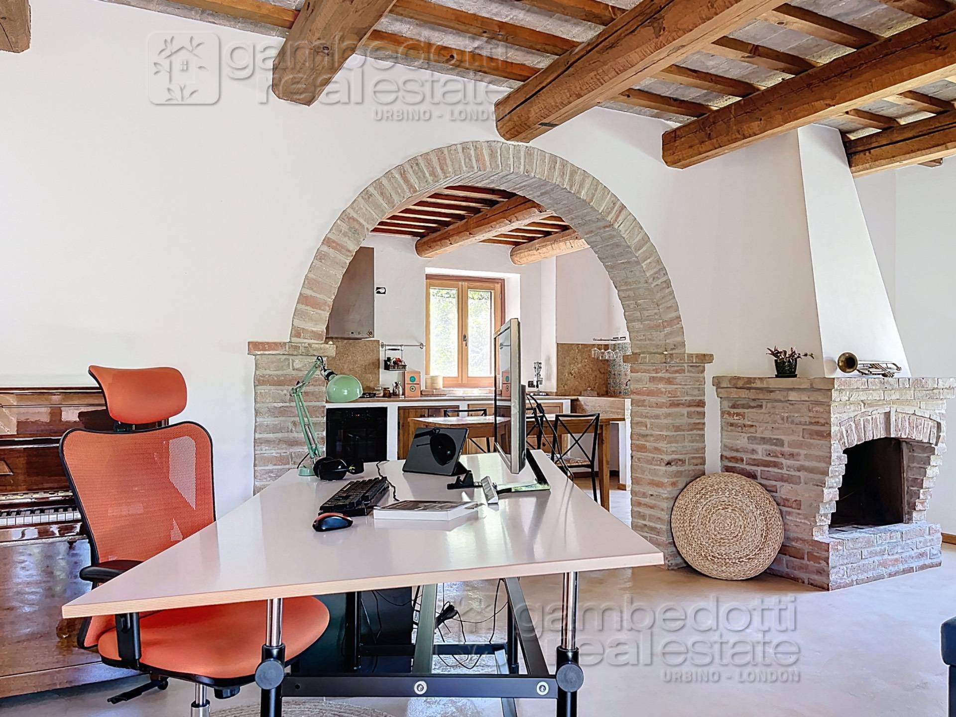 Villa in vendita a Urbino (PU)