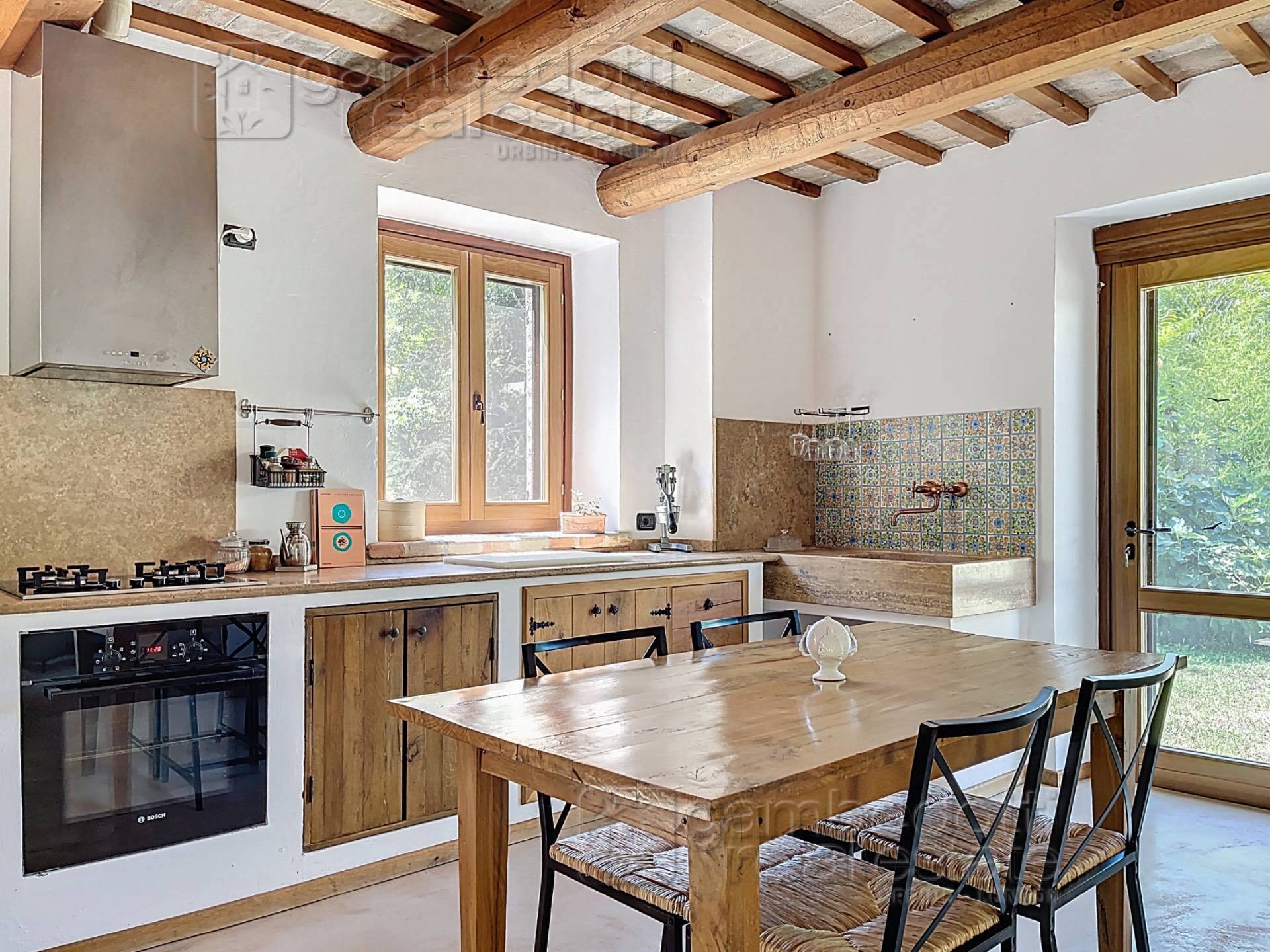 Villa in vendita a Urbino (PU)