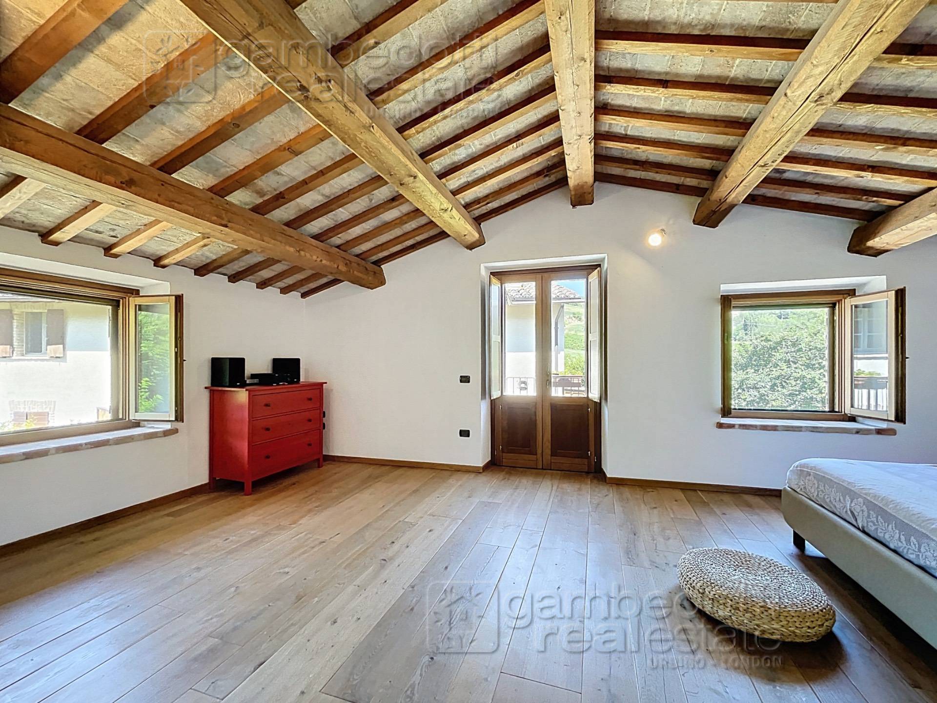 Villa in vendita a Urbino (PU)