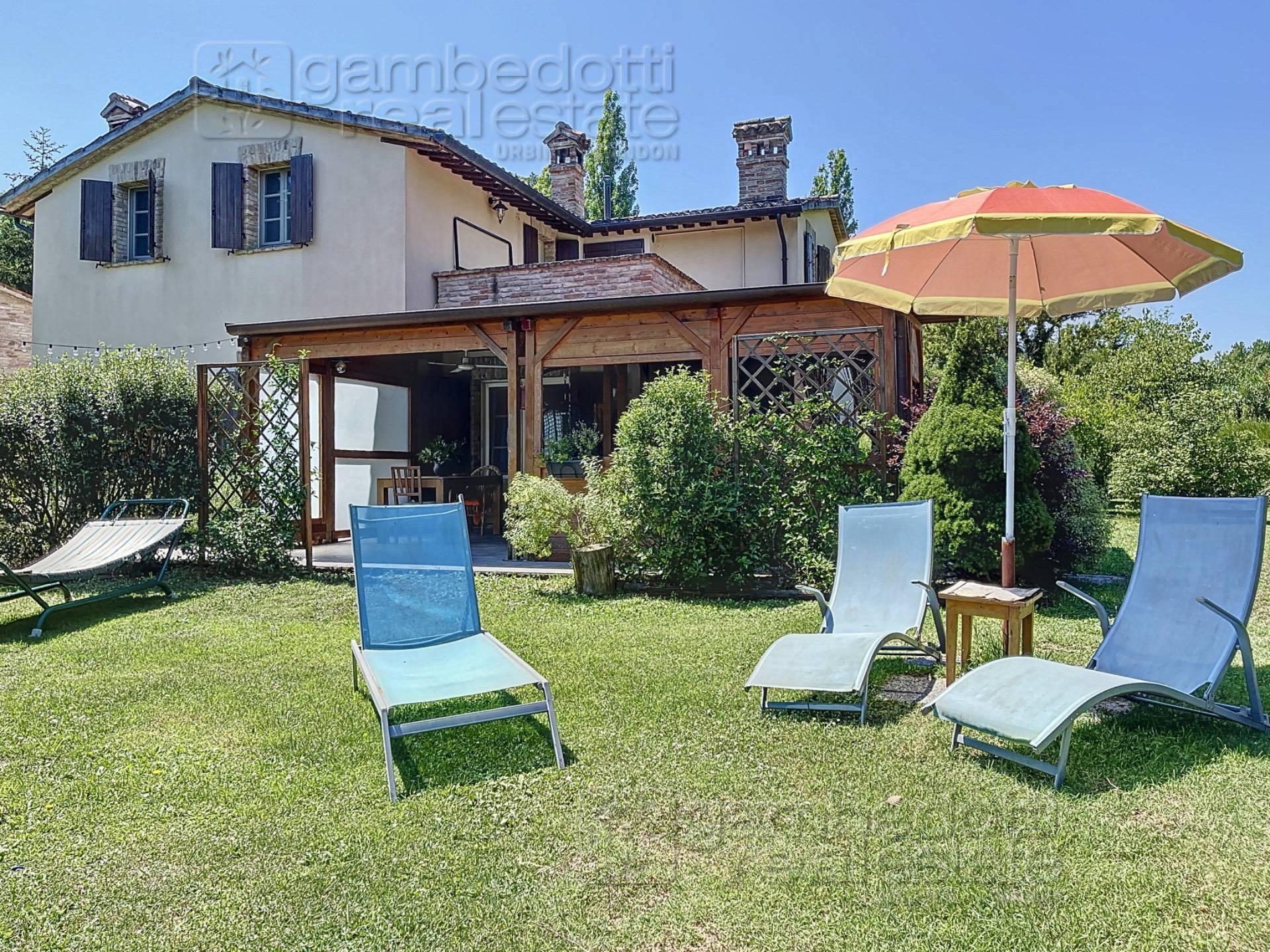 Villa in vendita a Urbino (PU)