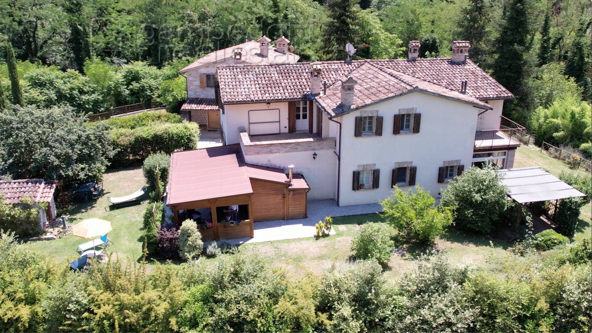 Villa in vendita a Urbino (PU)