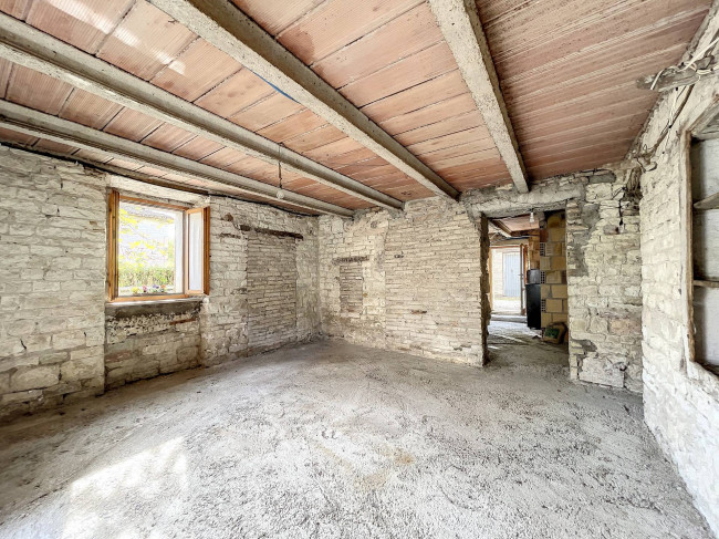 Appartamento in vendita a Canavaccio, Urbino (PU)