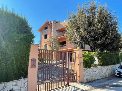 Villa in vendita a San Benedetto Del Tronto (AP)