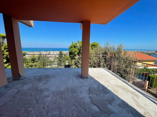 Villa in vendita a San Benedetto Del Tronto (AP)