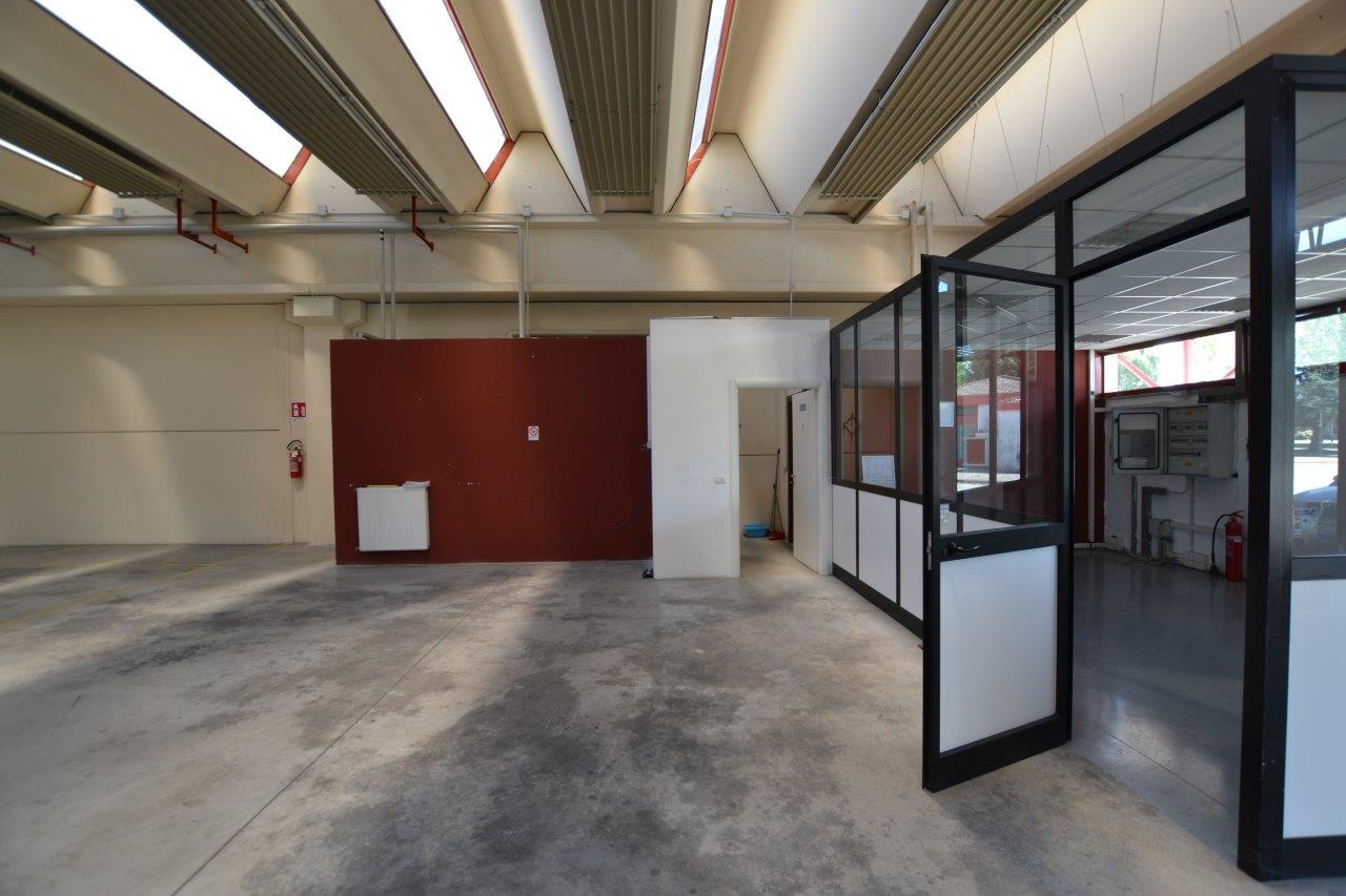 Capannone Commerciale PADOVA affitto  ZONA INDUSTRIALE-EST  POLIS SNC