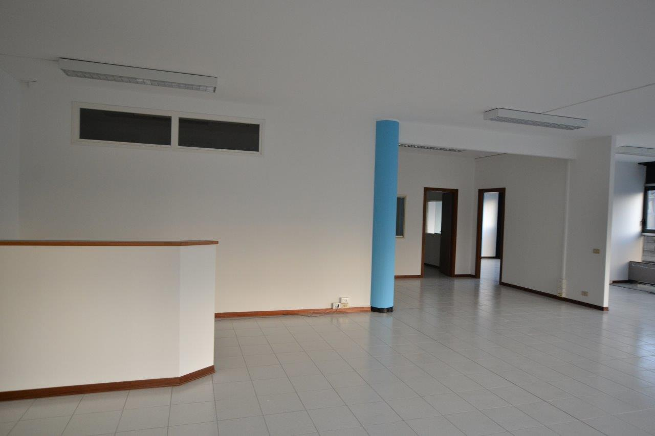  padova affitto quart: padova uno polis-snc