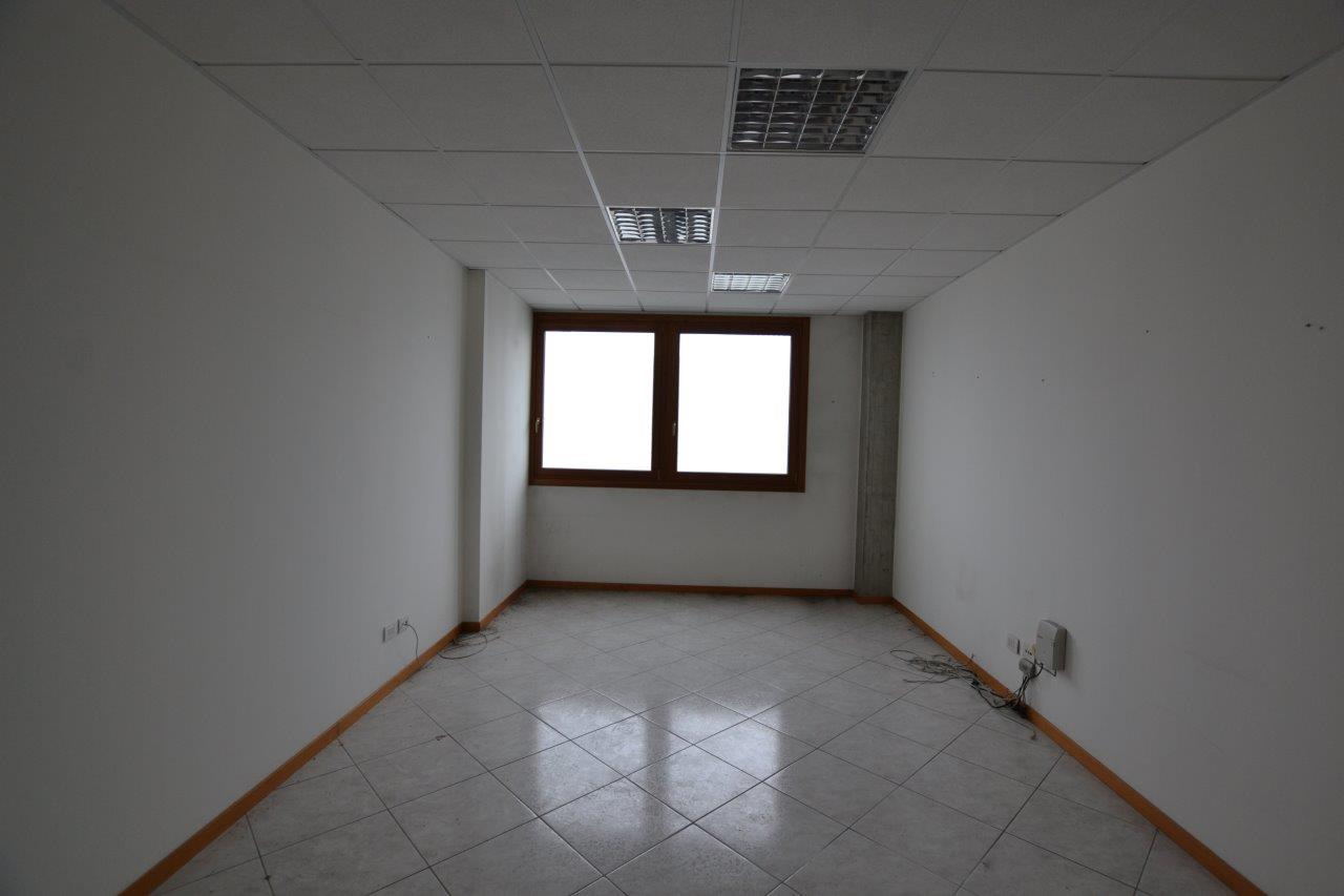Ufficio - Loc.Com. PADOVA vendita  PADOVA.EST  POLIS SNC