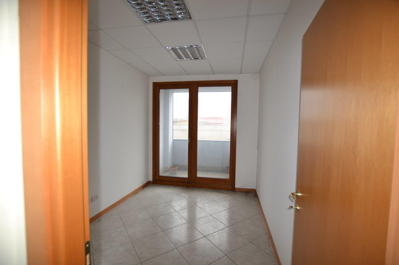 Ufficio - Loc.Com. PADOVA vendita  PADOVA.EST  POLIS SNC