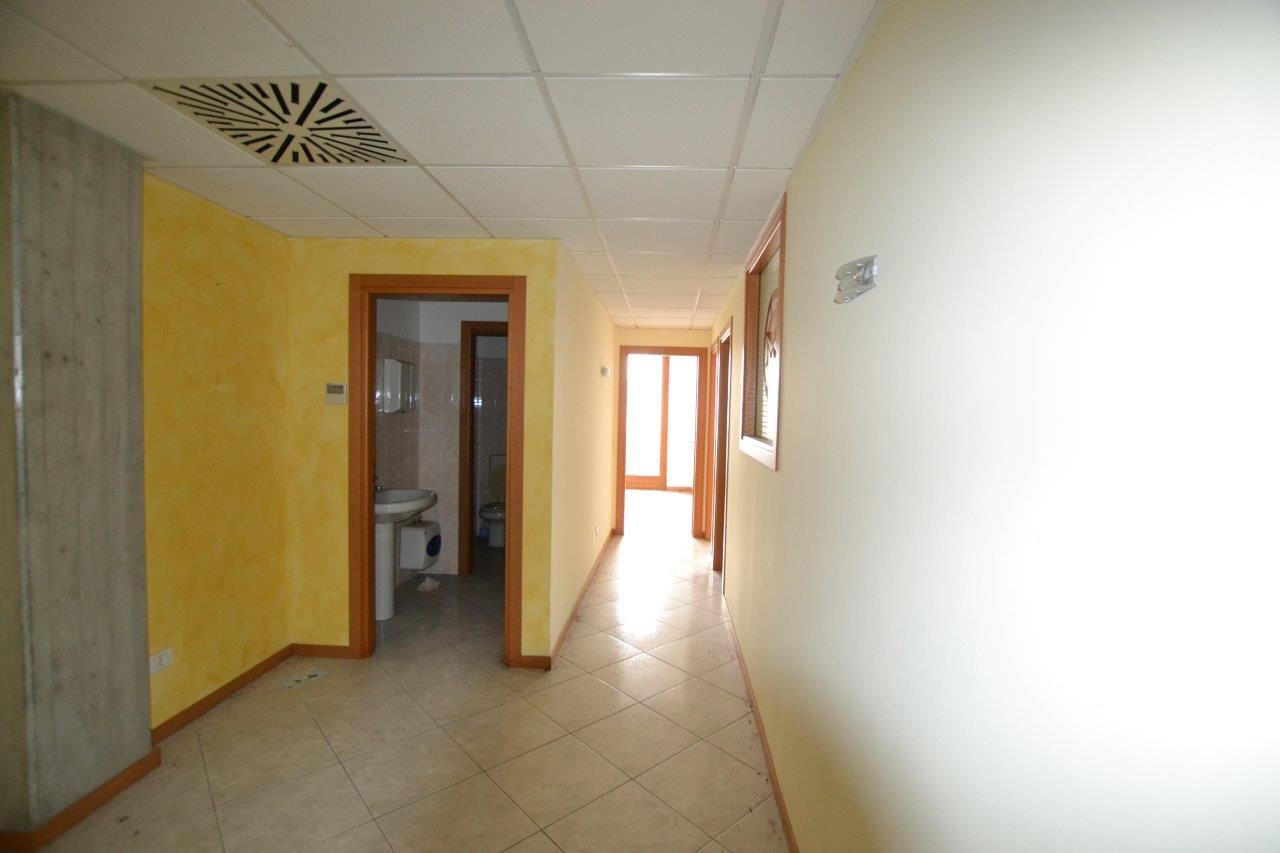 Ufficio - Loc.Com. PADOVA vendita  PADOVA.EST  POLIS SNC