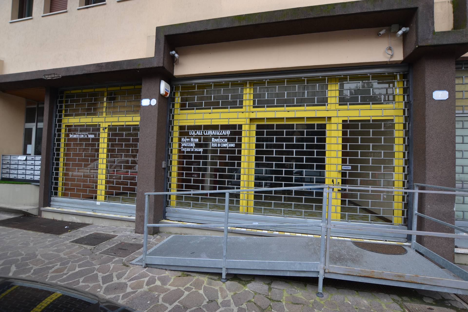 Negozio - Loc.Com. PADOVA affitto  Guizza  POLIS SNC