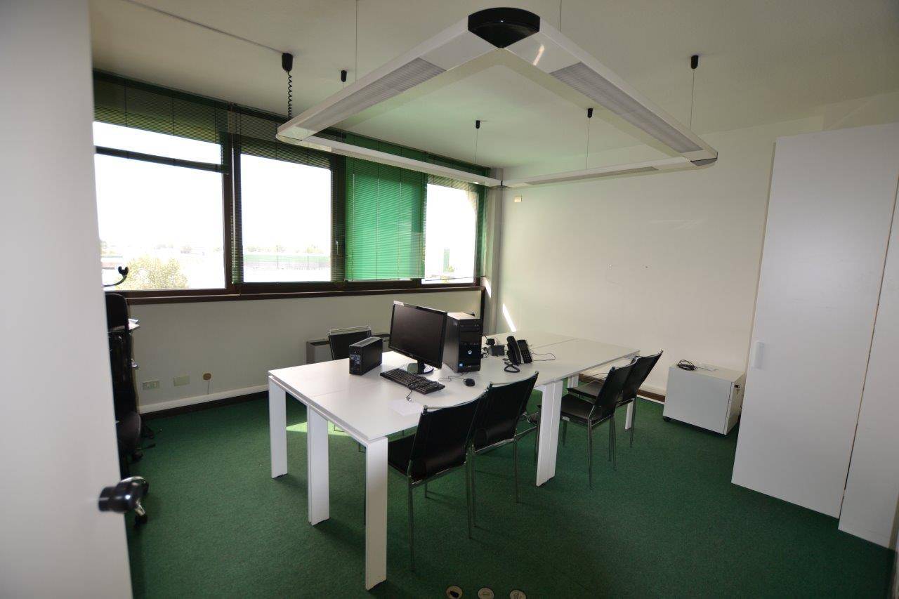 Ufficio - Loc.Com. PADOVA affitto  ZONA INDUSTRIALE-EST  POLIS SNC