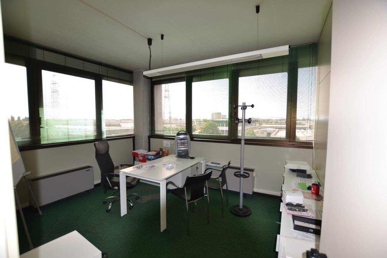 Ufficio - Loc.Com. PADOVA affitto  ZONA INDUSTRIALE-EST  POLIS SNC