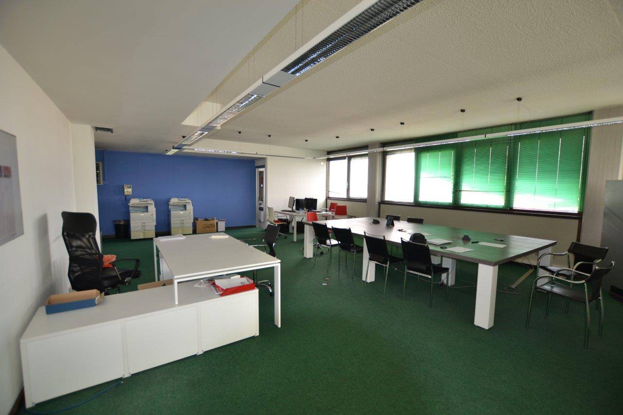 Ufficio - Loc.Com. PADOVA affitto  ZONA INDUSTRIALE-EST  POLIS SNC