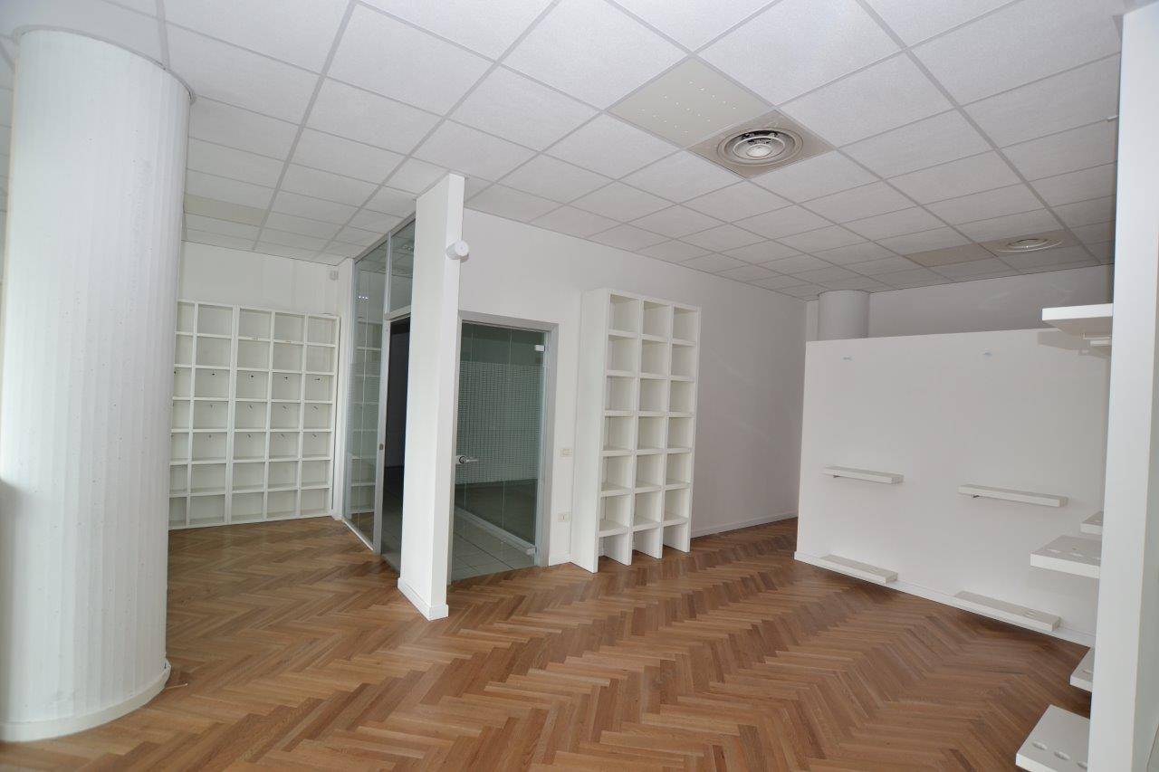 Negozio - Loc.Com. PADOVA affitto  PADOVA UNO  POLIS SNC