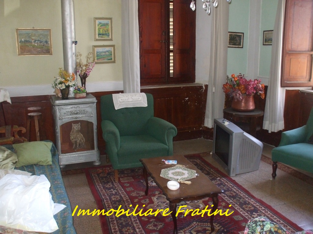 Villa Unifamiliare - Indipendente AMANDOLA vendita    IMMOBILIARE FRATINI