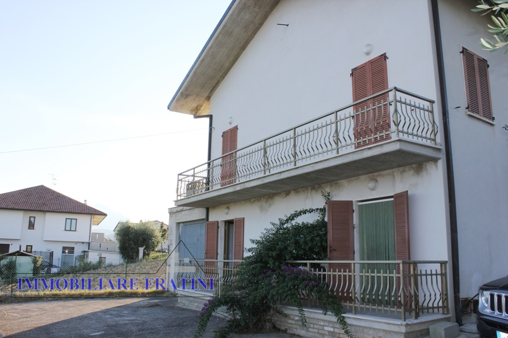 Villa Unifamiliare - Indipendente CIVITELLA DEL TRONTO vendita  Favale  IMMOBILIARE FRATINI