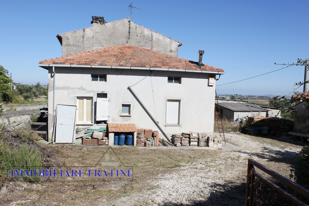 Villa Unifamiliare - Indipendente CIVITELLA DEL TRONTO vendita  Santa Reparata  IMMOBILIARE FRATINI