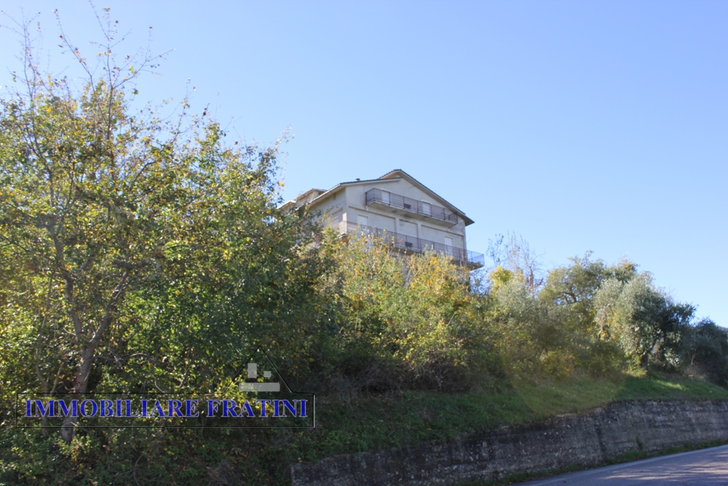 Villa Unifamiliare - Indipendente CIVITELLA DEL TRONTO vendita  Gabbiano  IMMOBILIARE FRATINI