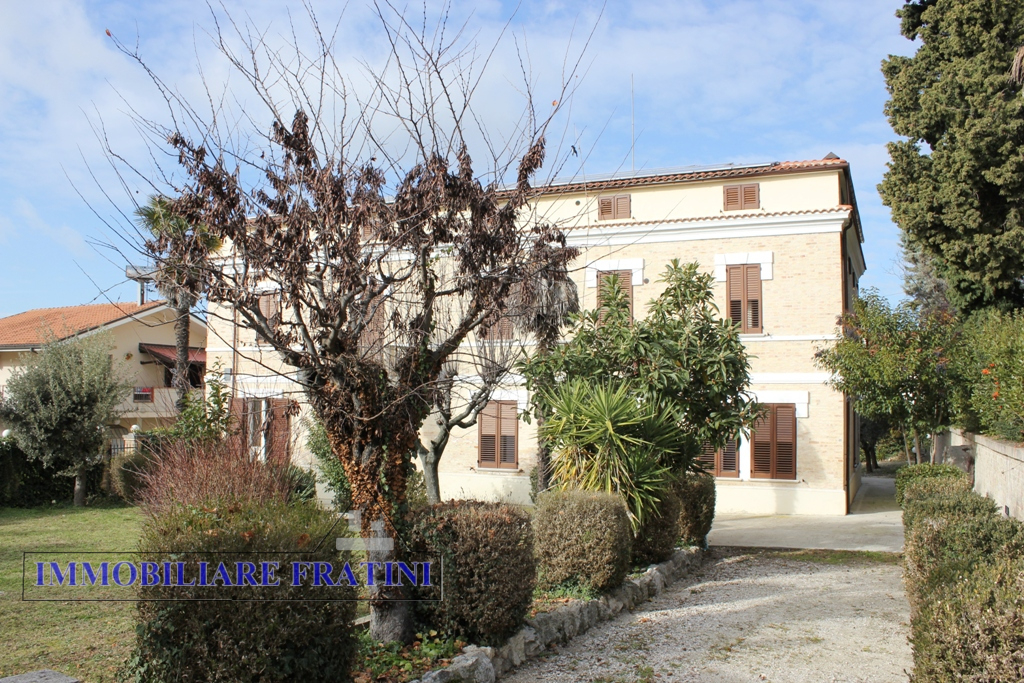 Villa ANCARANO vendita    IMMOBILIARE FRATINI