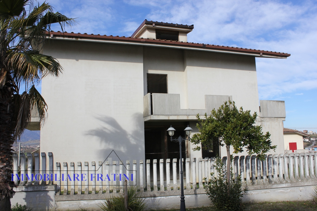 Villa ANCARANO vendita    IMMOBILIARE FRATINI