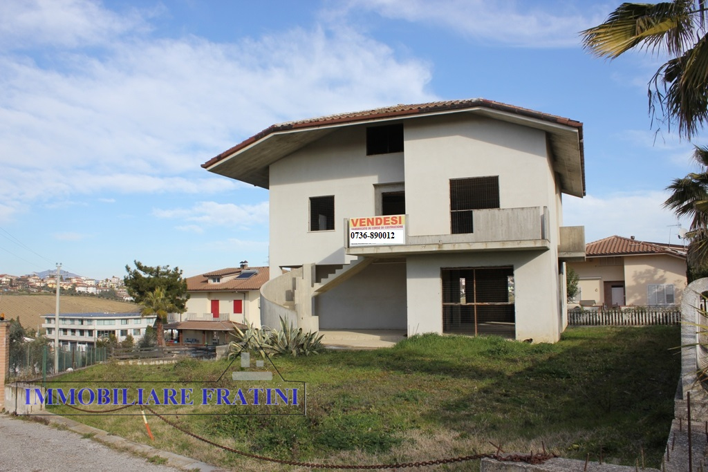 Villa ANCARANO vendita    IMMOBILIARE FRATINI