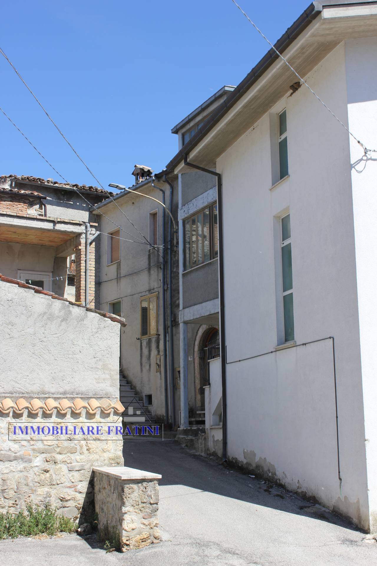 Villa Unifamiliare - Indipendente CIVITELLA DEL TRONTO vendita  Rocche  IMMOBILIARE FRATINI