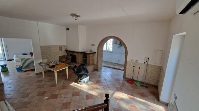 Casa indipendente in vendita a Maltignano (AP)