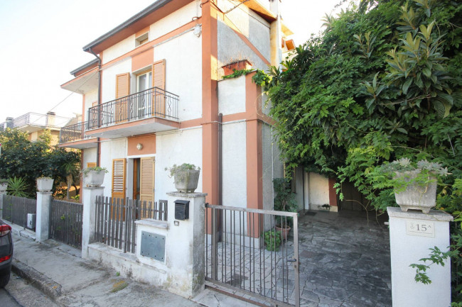 Casa indipendente in vendita a Nereto (TE)