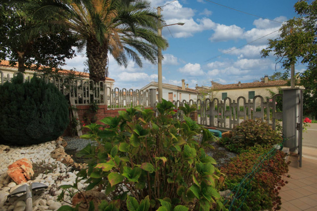 Casa indipendente in vendita a Garrufo, Campli (TE)