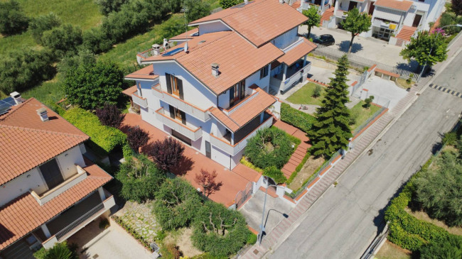 Villetta Bifamiliare