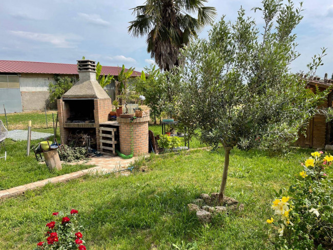 Casa indipendente in vendita a Pontelagoscuro, Ferrara (FE)