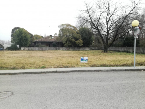 Terreno edificabile in vendita a Povoletto (UD)